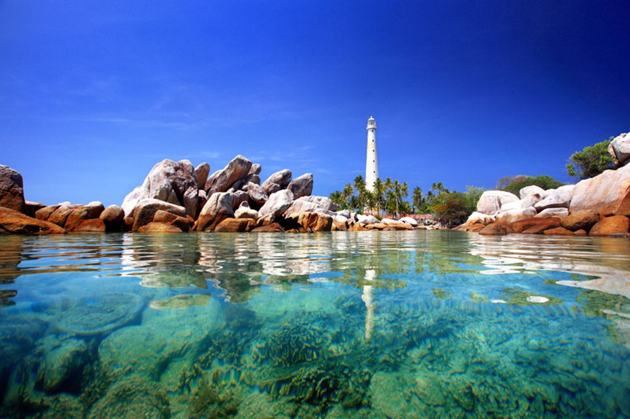 Pulau Belitung di Kepulauan Bangka Belitung