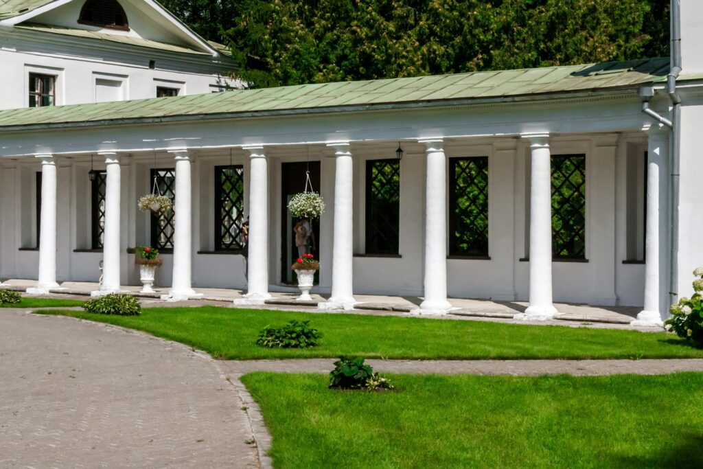 kolom rumah