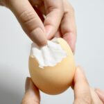 Tips mengupas telur